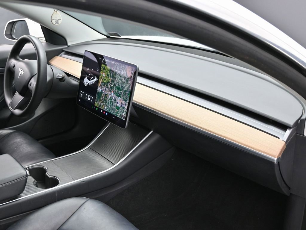 Used 2020 Tesla Model 3 Standard Range Plus image 41