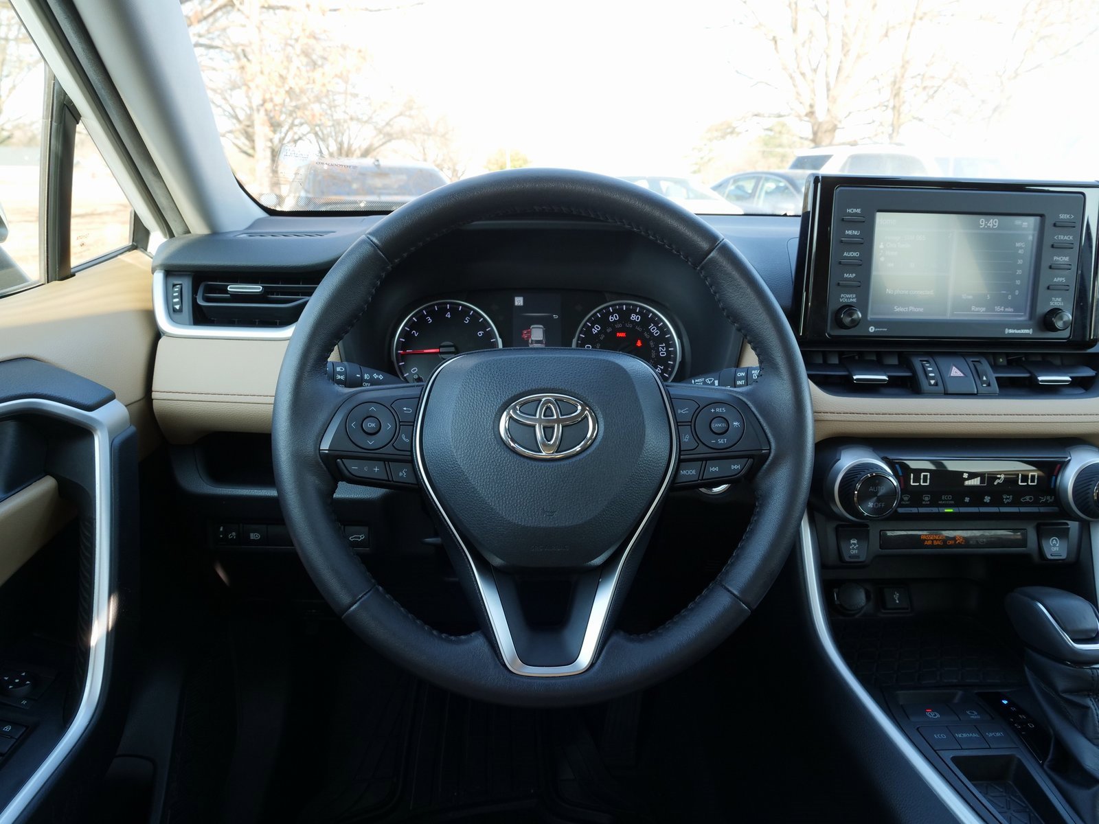 Used 2022 Toyota RAV4 XLE Premium image 22