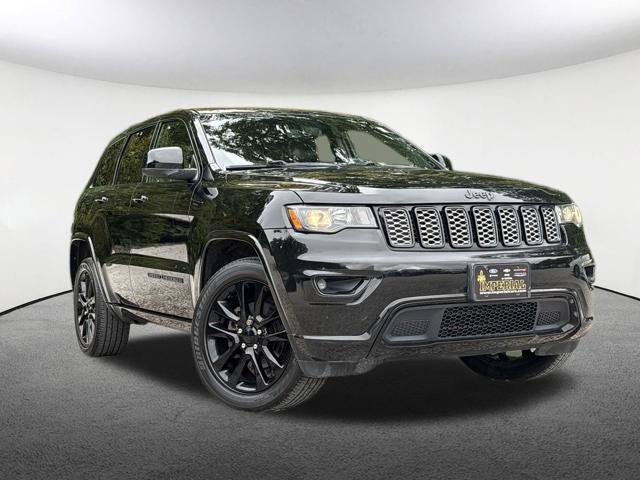 Used 2018 Jeep Grand Cherokee Altitude AWD/4WD image 13