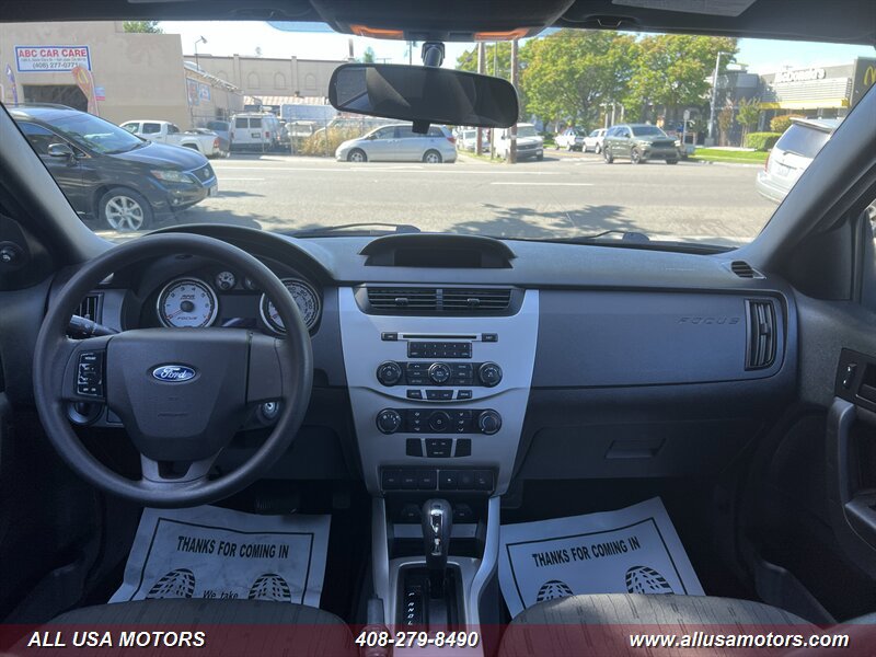Used 2010 Ford Focus SE FWD image 27