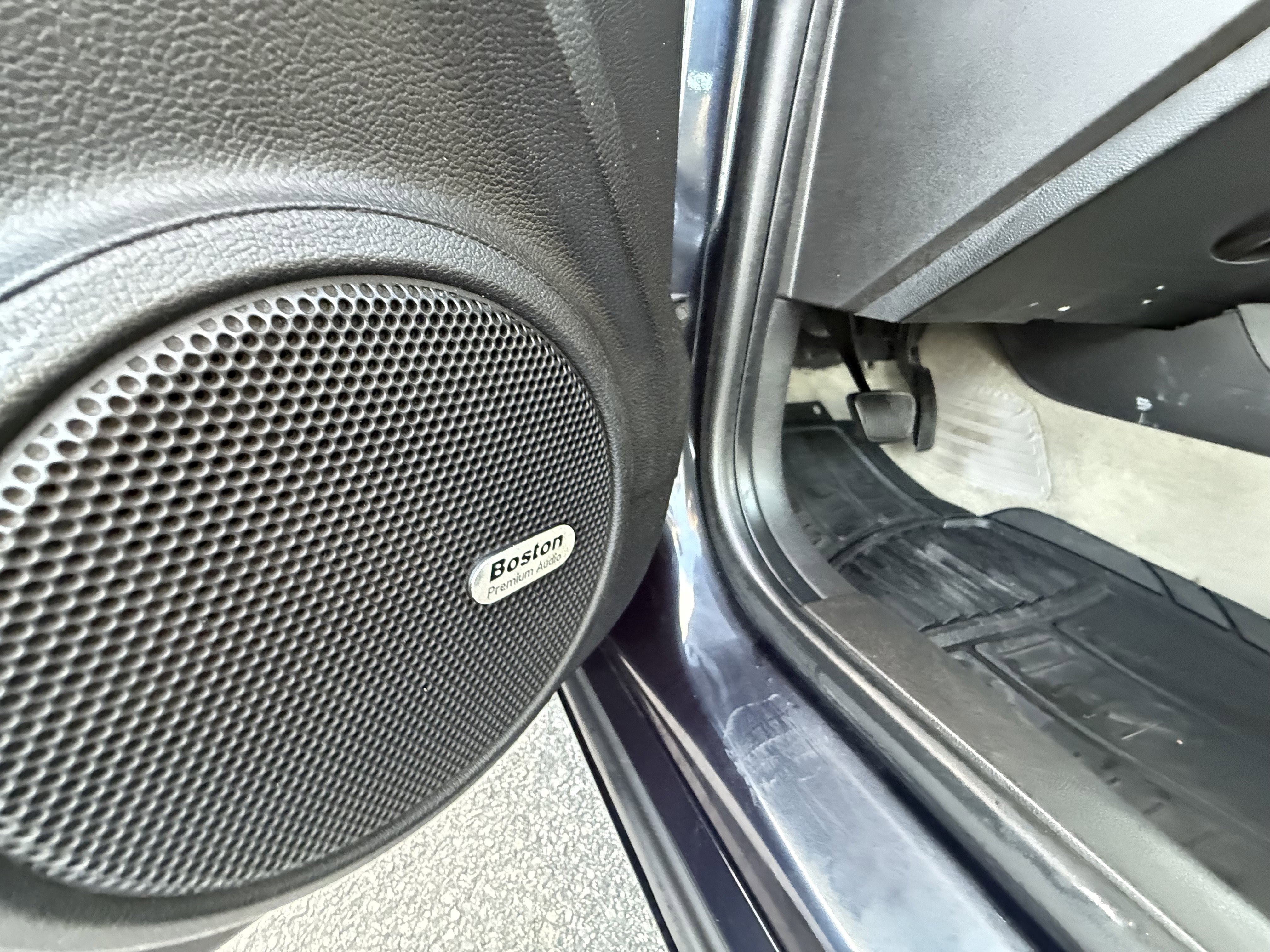 Used 2013 Chevrolet Camaro SS w/ RS Package image 12