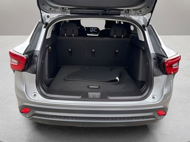 Used 2025 Chevrolet Trax LS w/ LS Convenience Package image 20