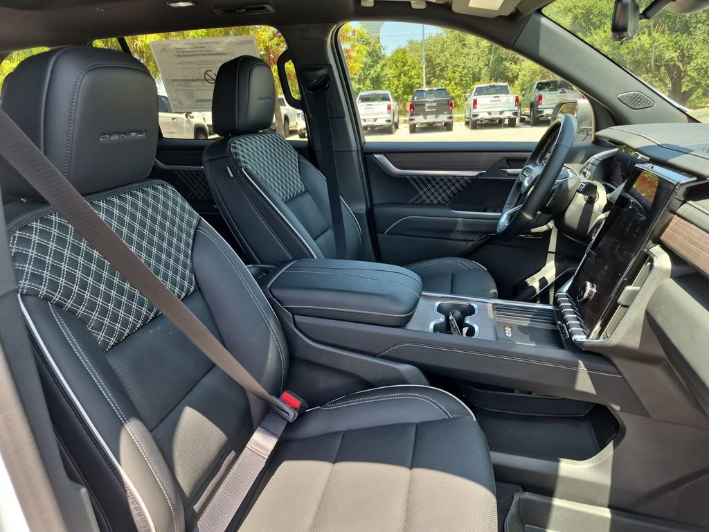 New 2027 GMC Acadia Denali w/ LPO, Floor Liner Package FWD image 37
