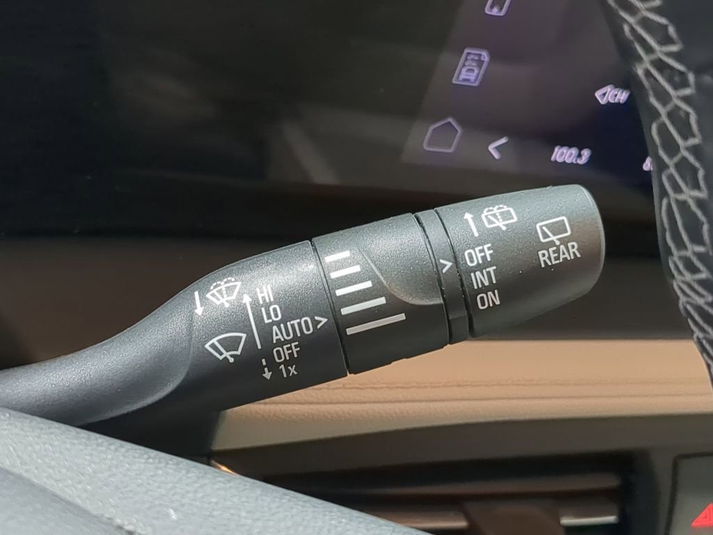 Used 2024 Buick Encore GX Avenir w/ Avenir Convenience Package image 25