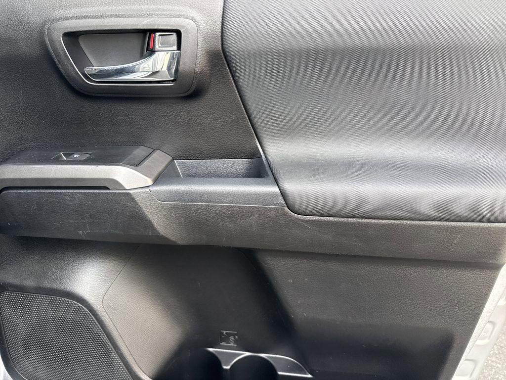 Used 2021 Toyota Tacoma TRD Off-Road image 16