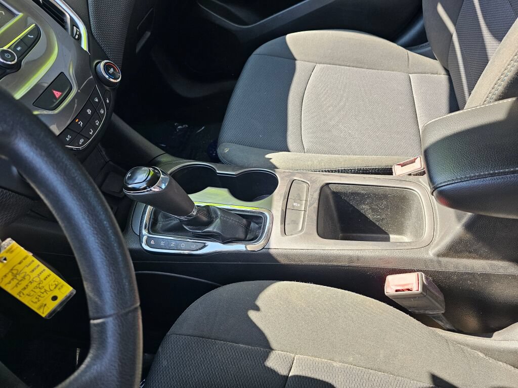 Used 2017 Chevrolet Cruze LT FWD image 27