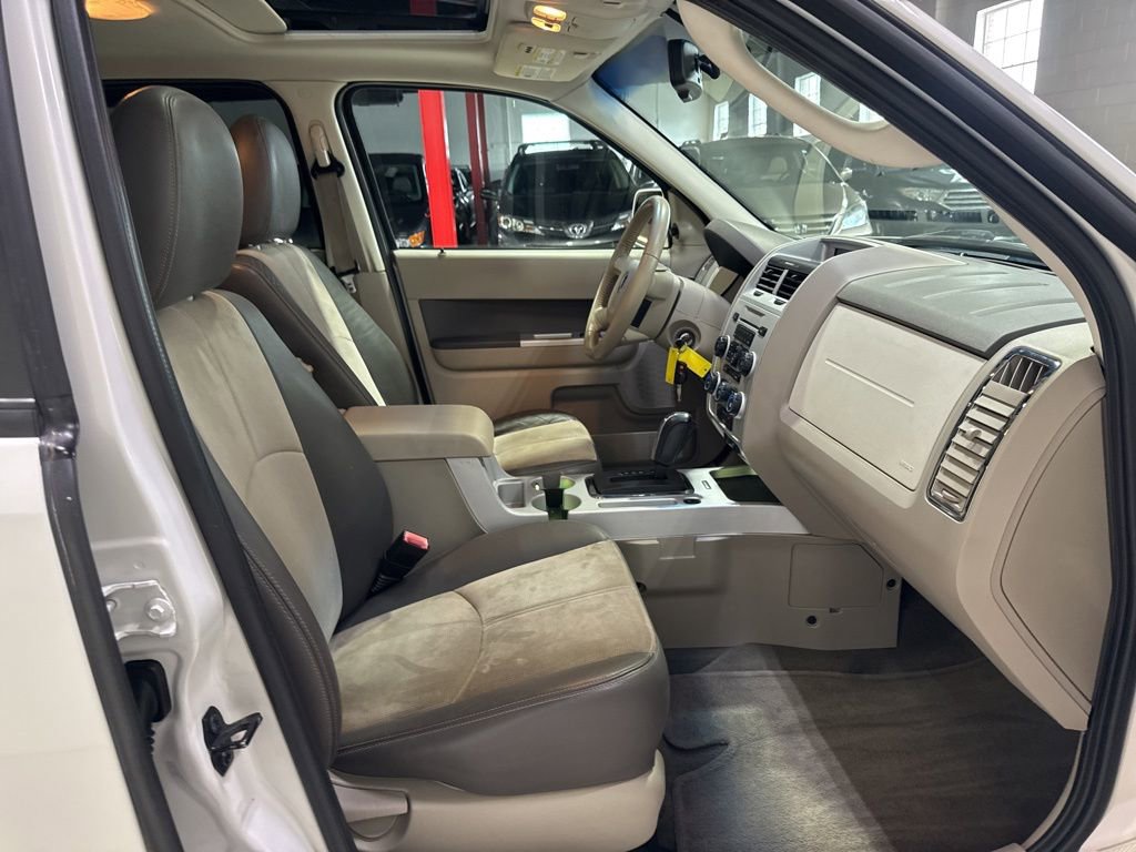 Used 2010 Mercury Mariner Premier image 38