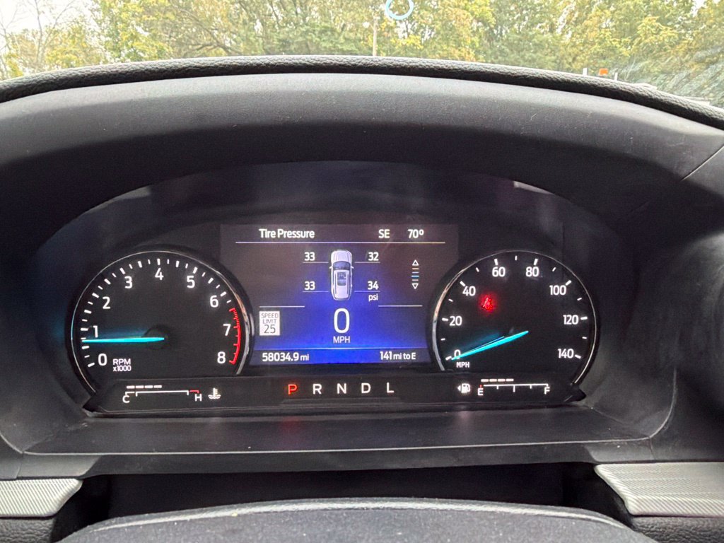 Used 2022 Ford Explorer XLT w/ Equipment Group 202A AWD/4WD image 27