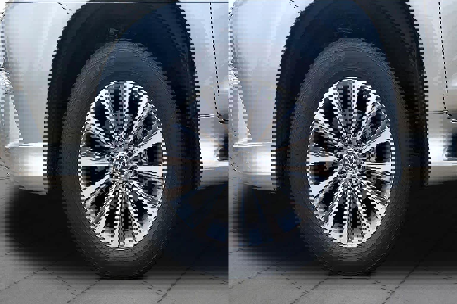 Used 2023 Lexus GX 460 Luxury w/ Accessory Package AWD/4WD image 9