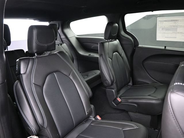 New 2026 Chrysler Pacifica Select w/ S Appearance Package AWD/4WD image 21