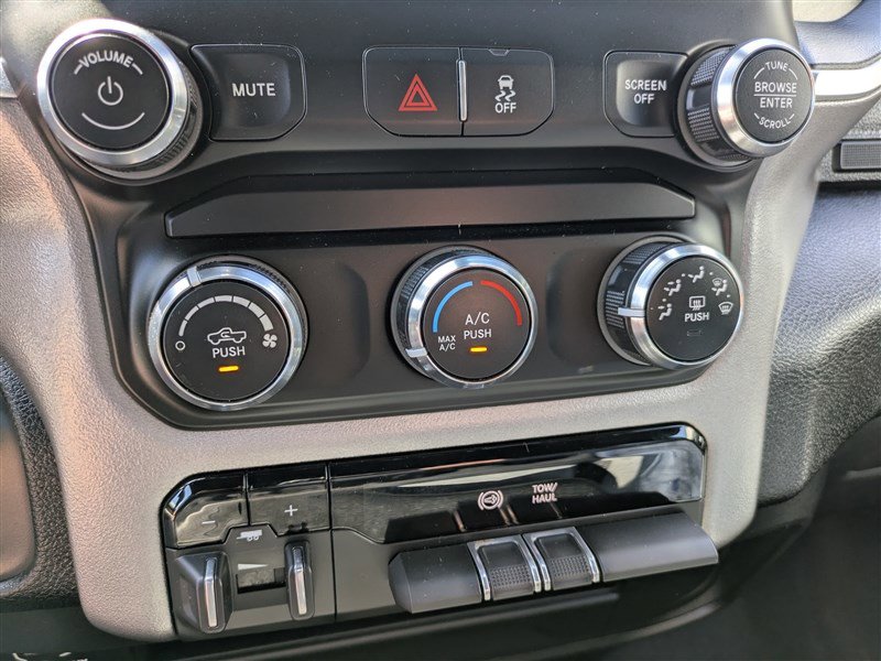 Used 2024 RAM 2500 Big Horn image 26