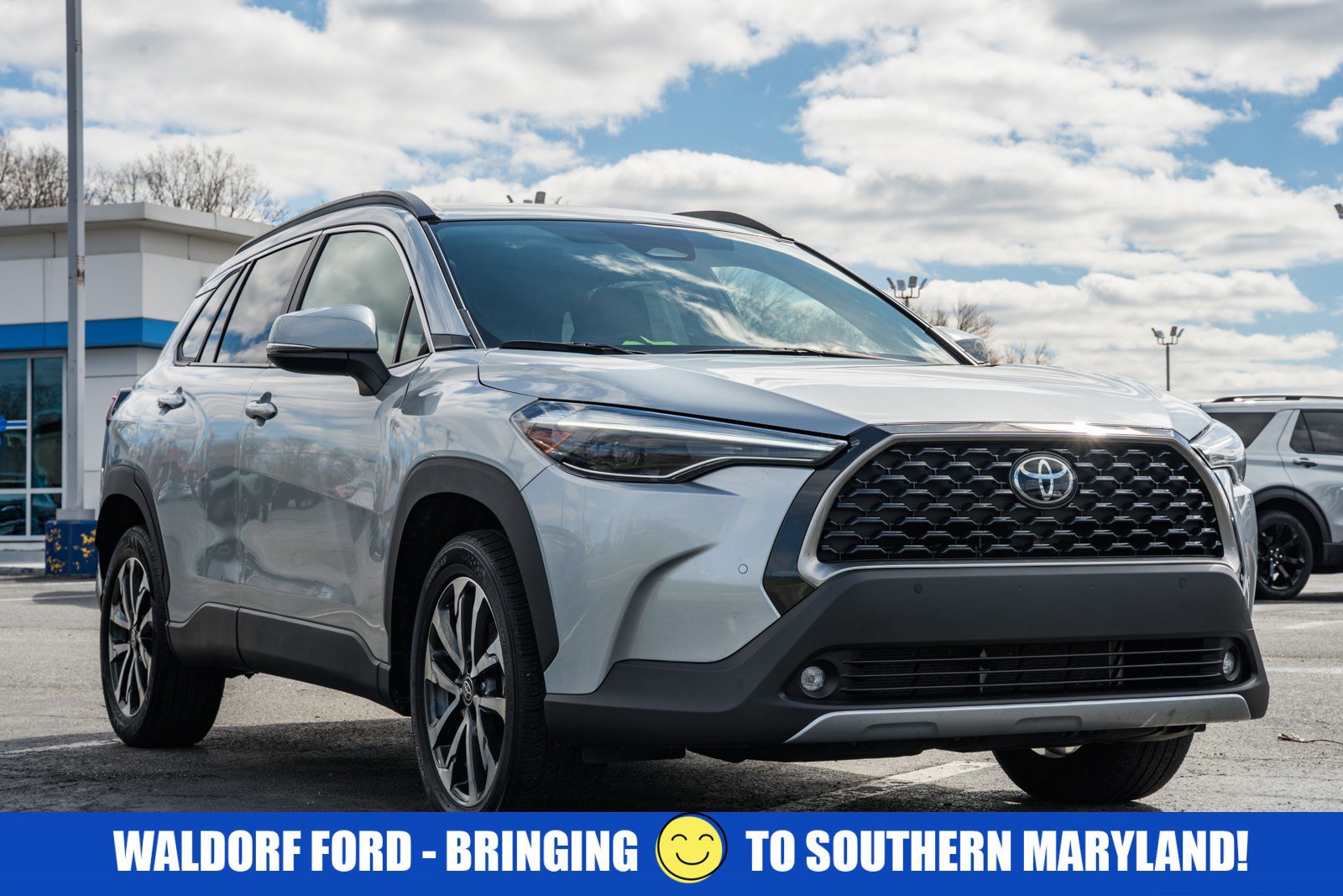 Used 2023 Toyota Corolla Cross XLE w/ Convenience Package image 1