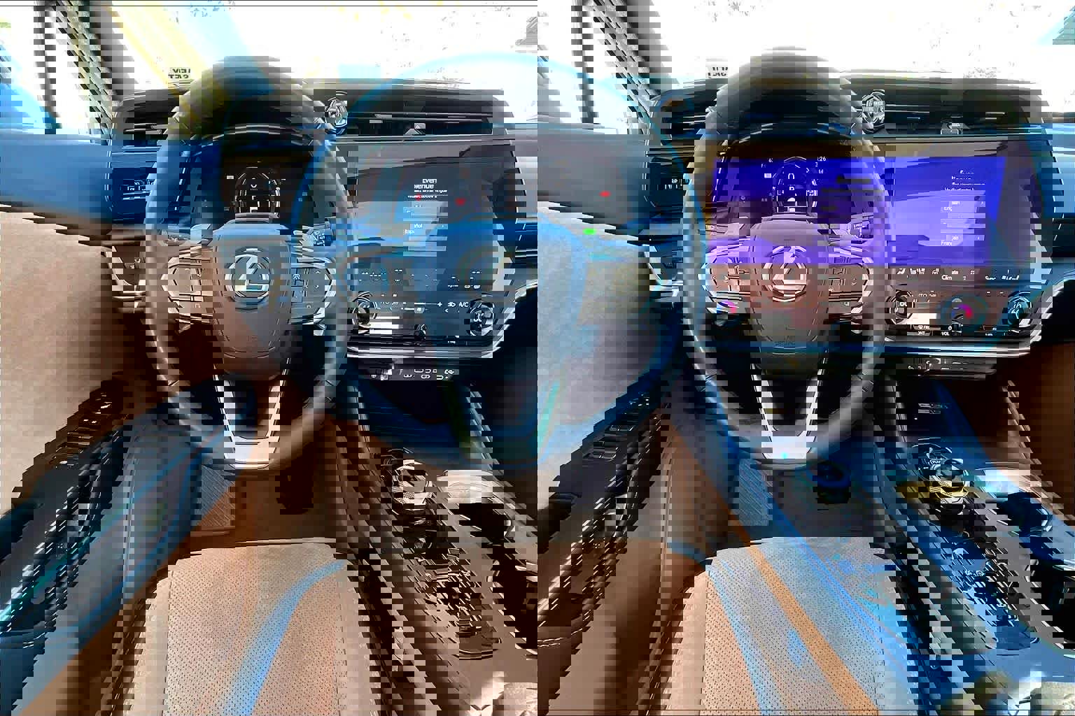 Used 2023 Lexus RZ 450e Premium image 5