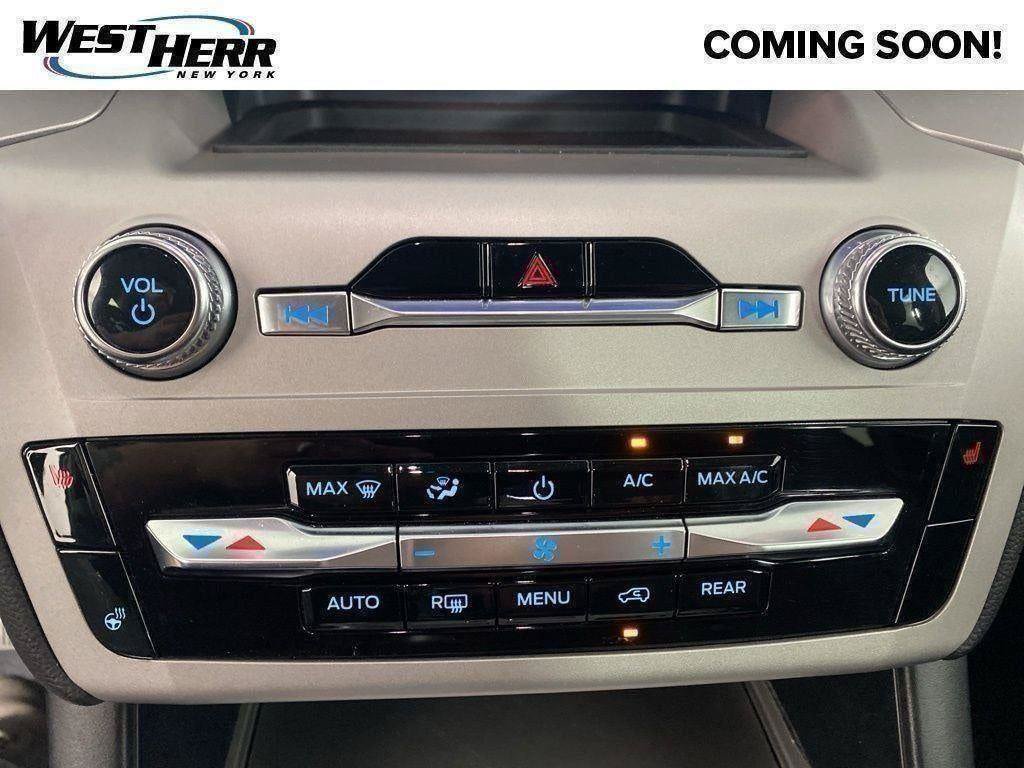 Used 2024 Ford Explorer XLT w/ Equipment Group 202A AWD/4WD image 35