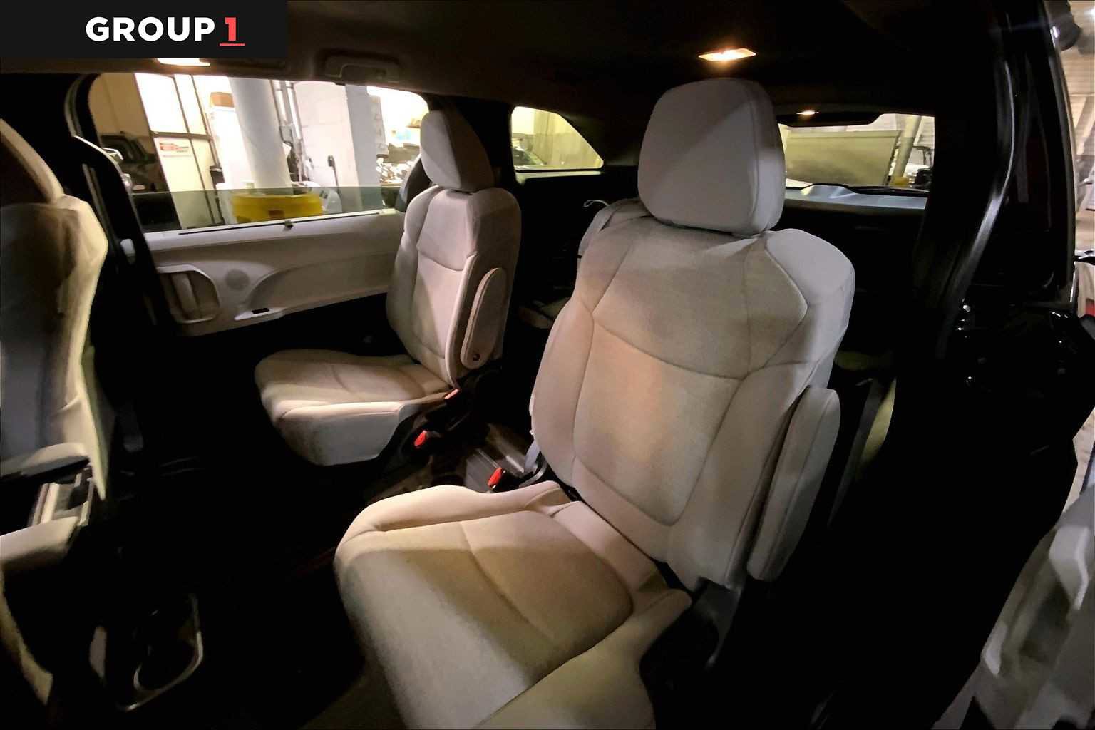 Certified 2025 Toyota Sienna LE image 21