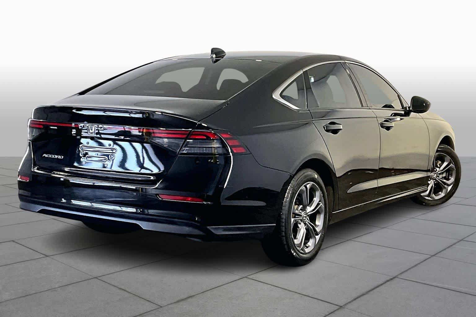 Used 2023 Honda Accord EX image 13