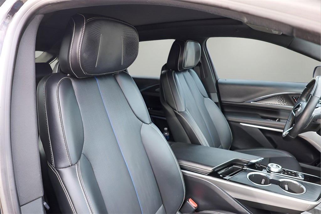 Used 2023 Cadillac Lyriq 2WD image 22