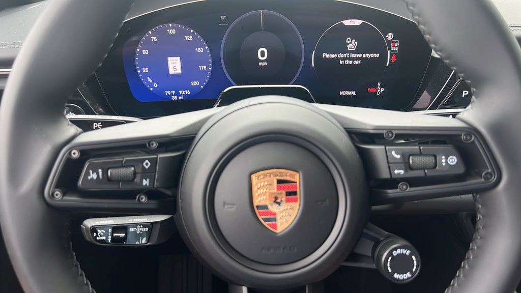 New 2026 Porsche Macan 4 Electric AWD/4WD image 31
