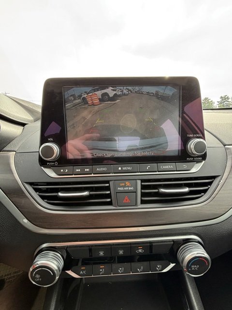 Used 2024 Nissan Altima 2.5 SV image 21