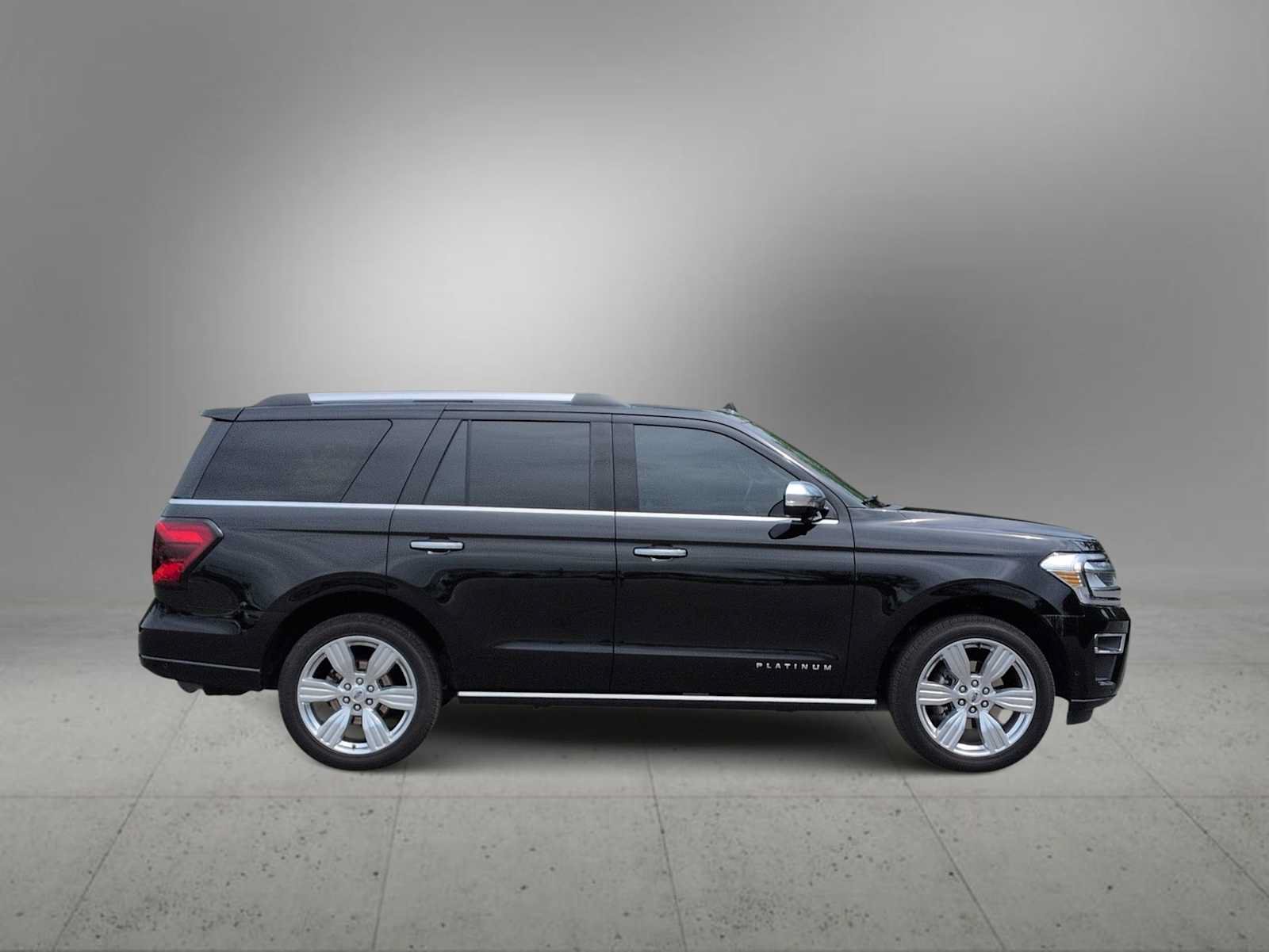 Used 2024 Ford Expedition Platinum AWD/4WD image 9