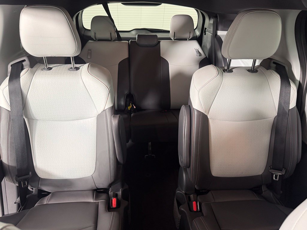 Used 2022 Toyota Sienna XSE w/ XSE Plus Package FWD image 20
