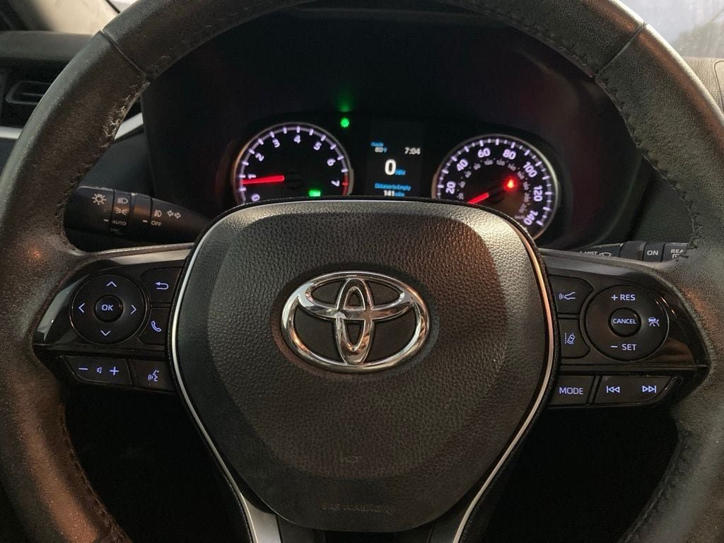 Used 2021 Toyota RAV4 XLE Premium FWD image 18
