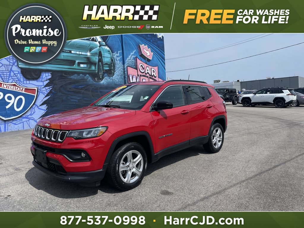 Used 2024 Jeep Compass Latitude AWD/4WD image 1