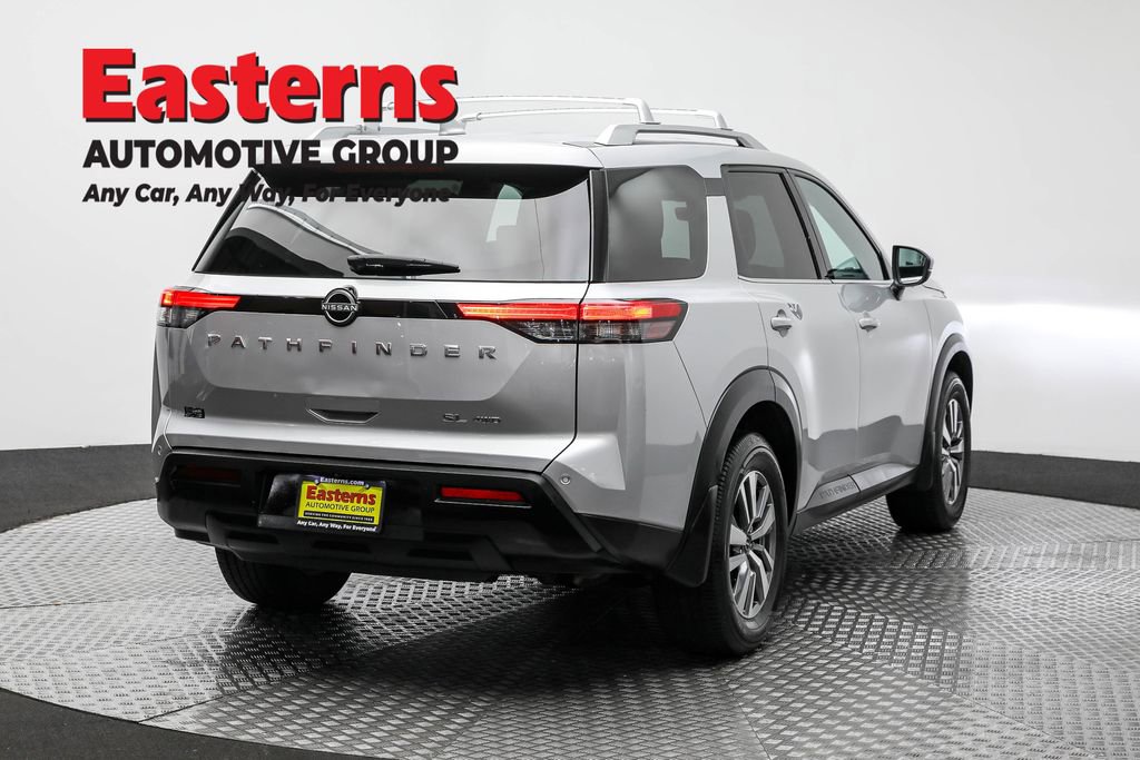 Used 2023 Nissan Pathfinder SL image 5