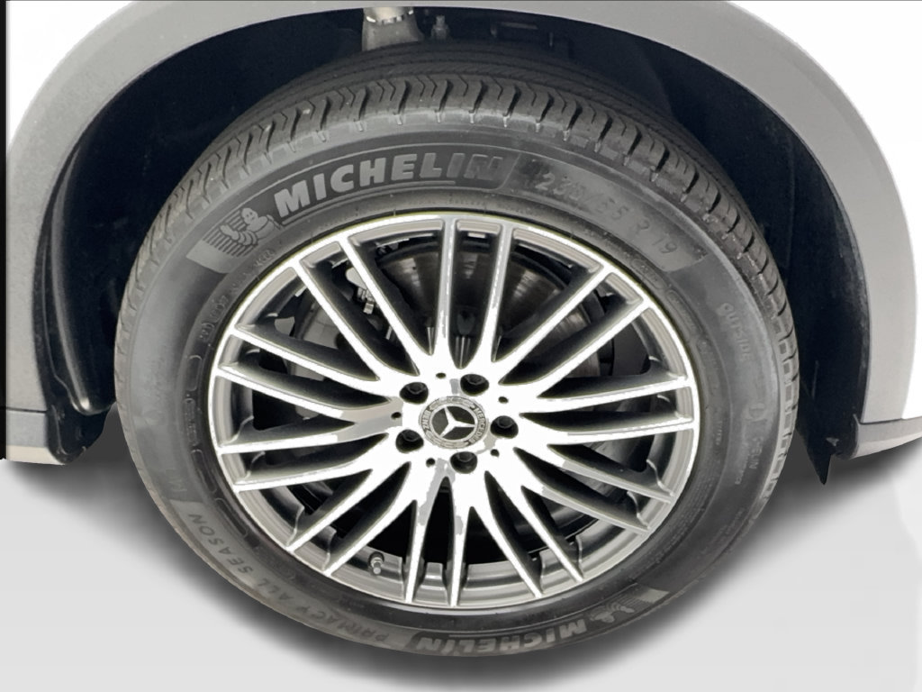 Used 2025 Mercedes-Benz GLC 300 image 16
