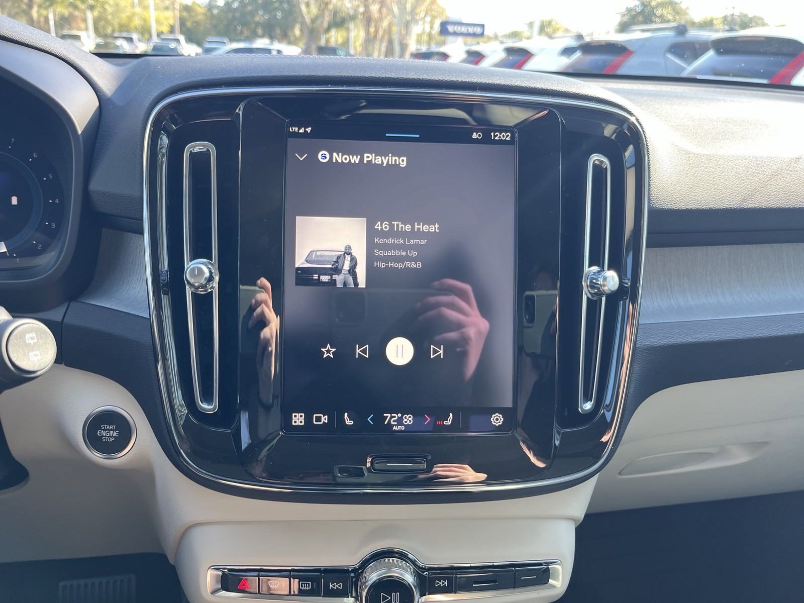 New 2025 Volvo XC40 B5 Ultra w/ Protection Package Premier image 26