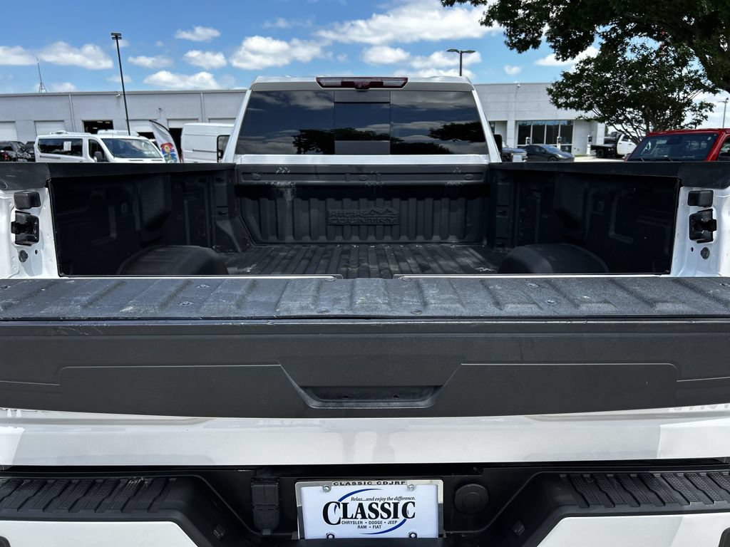 Used 2024 Chevrolet Silverado 3500 High Country w/ High Country Premium Package AWD/4WD image 38