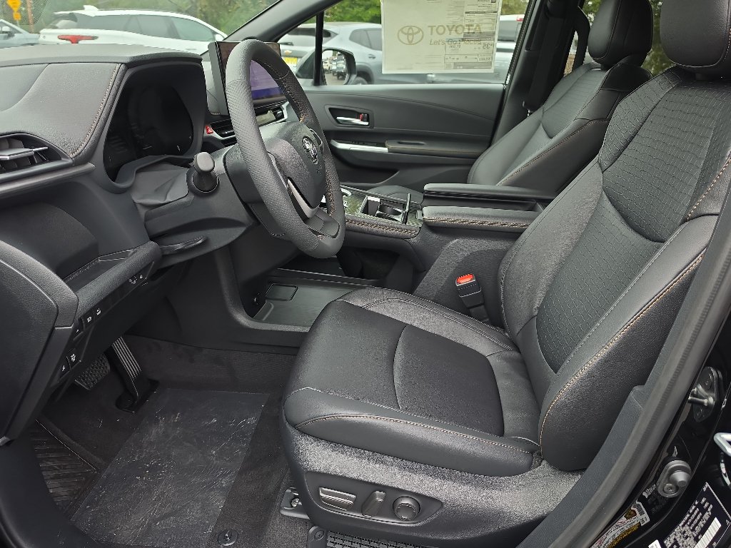 New 2026 Toyota Sienna XLE Woodland Edition AWD/4WD image 17