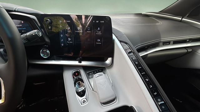 Used 2024 Chevrolet Corvette Stingray Preferred Cpe w/ Z51 Performance Package image 29