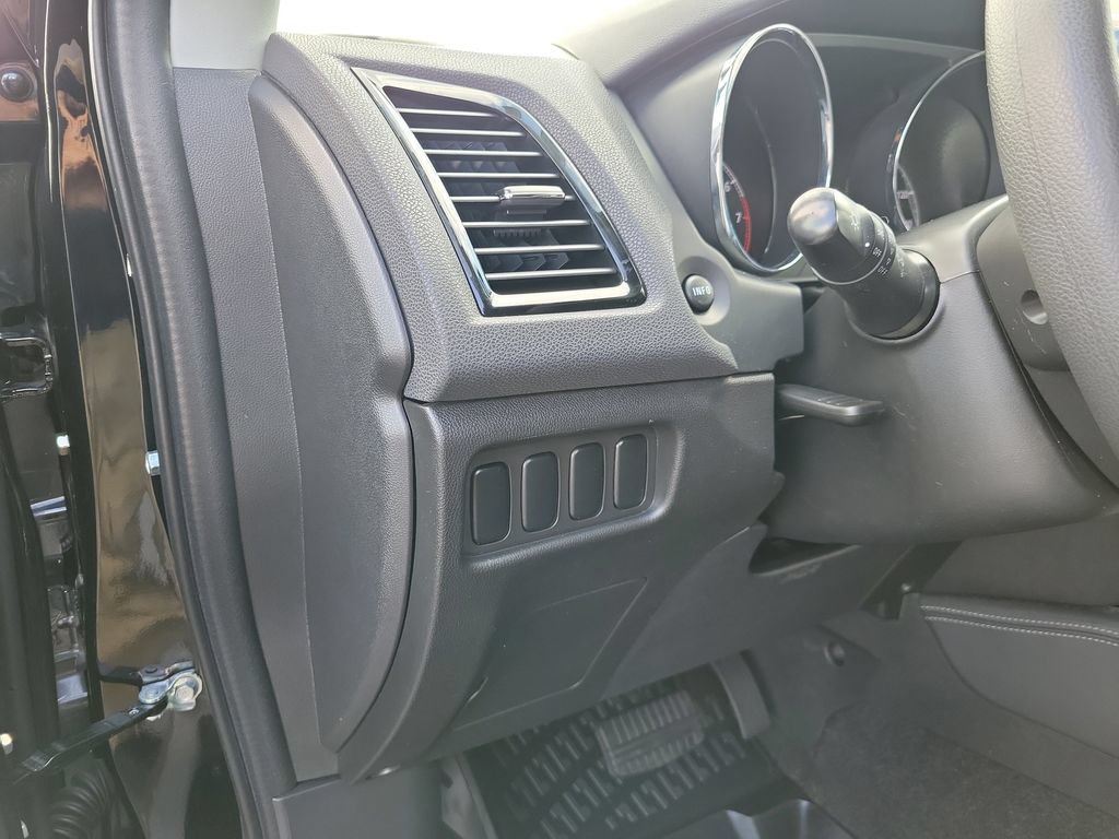 Used 2020 Mitsubishi Outlander Sport ES FWD image 24