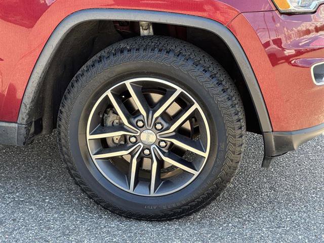 Used 2017 Jeep Grand Cherokee Limited AWD/4WD image 7