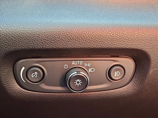 Used 2020 Chevrolet Traverse Premier w/ Redline Edition FWD image 13