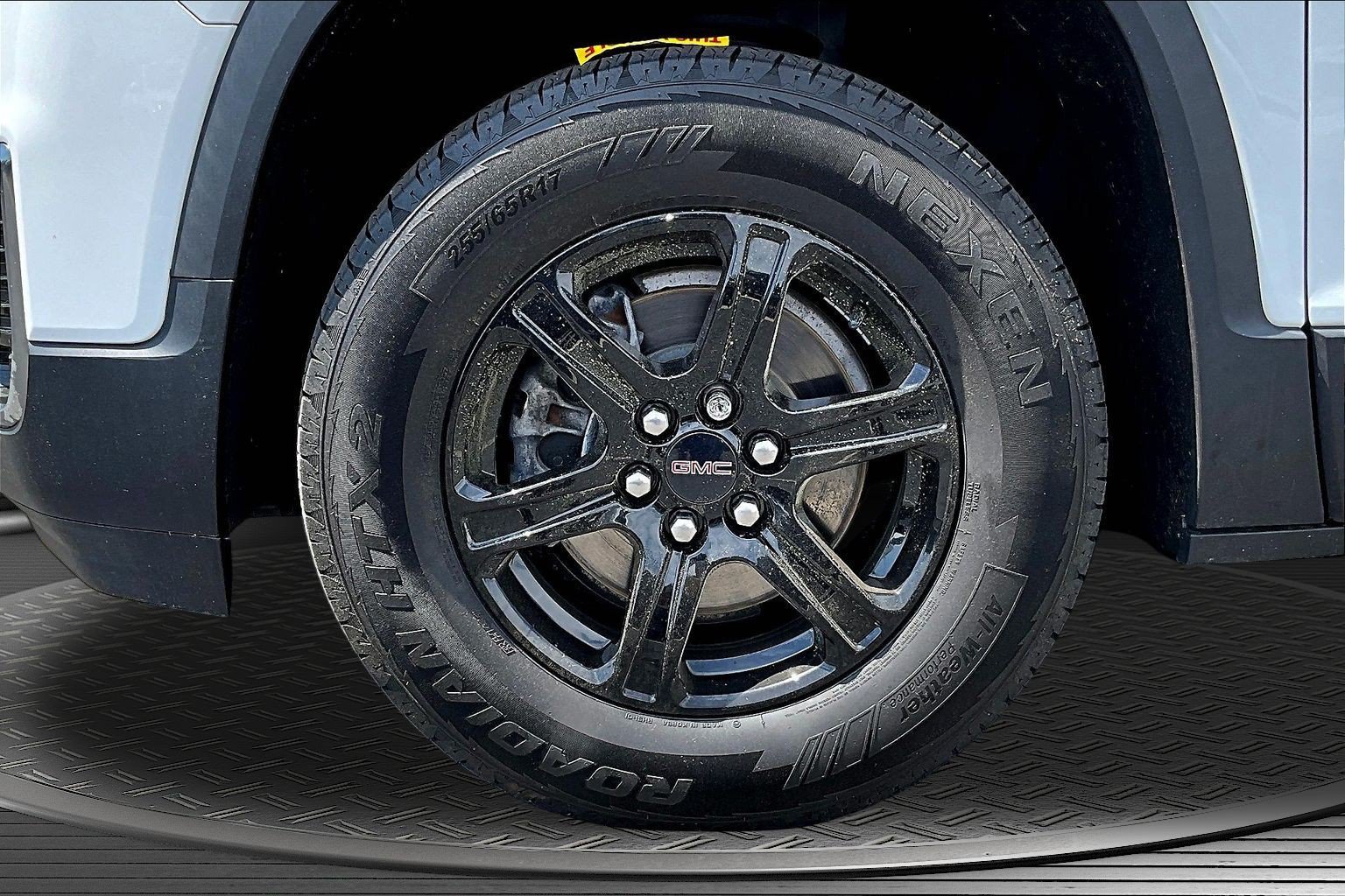 Used 2022 GMC Acadia AT4 w/ Technology Package AWD/4WD image 25