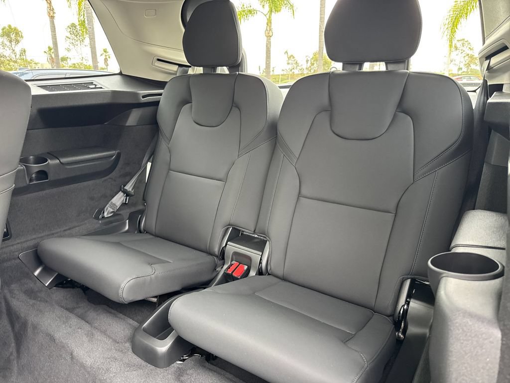 New 2026 Volvo XC90 T8 Plus w/ Protection Package AWD/4WD image 14