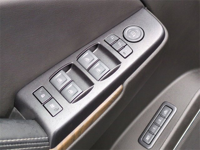 Used 2018 GMC Yukon Denali image 13