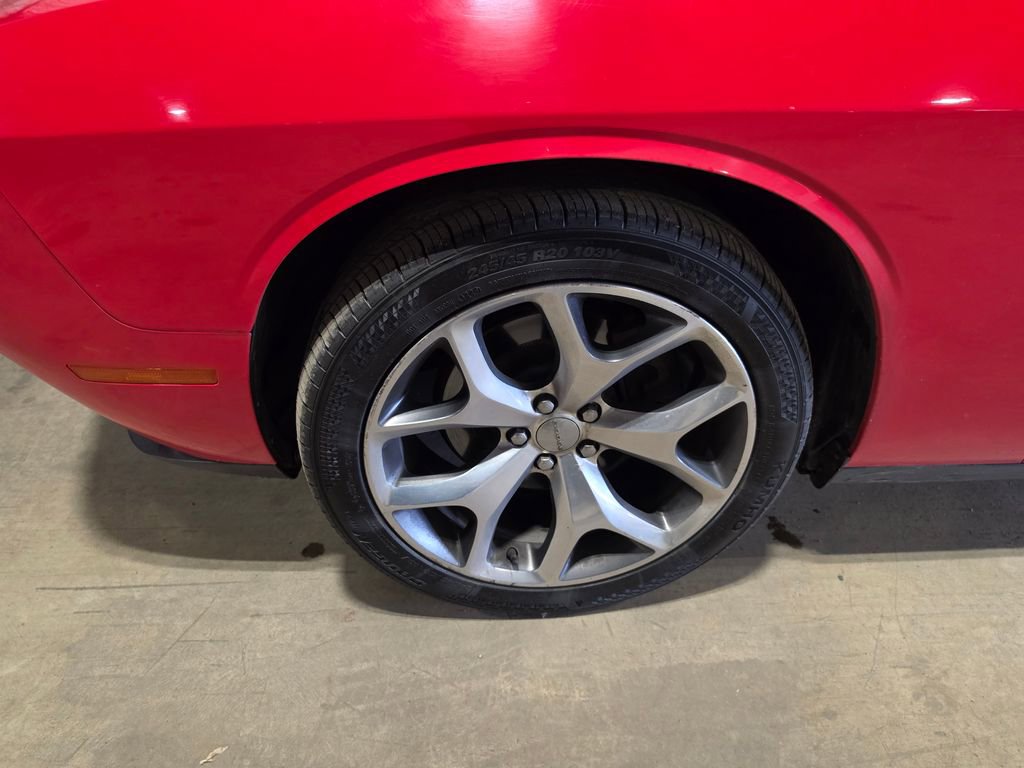 Used 2015 Dodge Challenger SXT Plus RWD image 3
