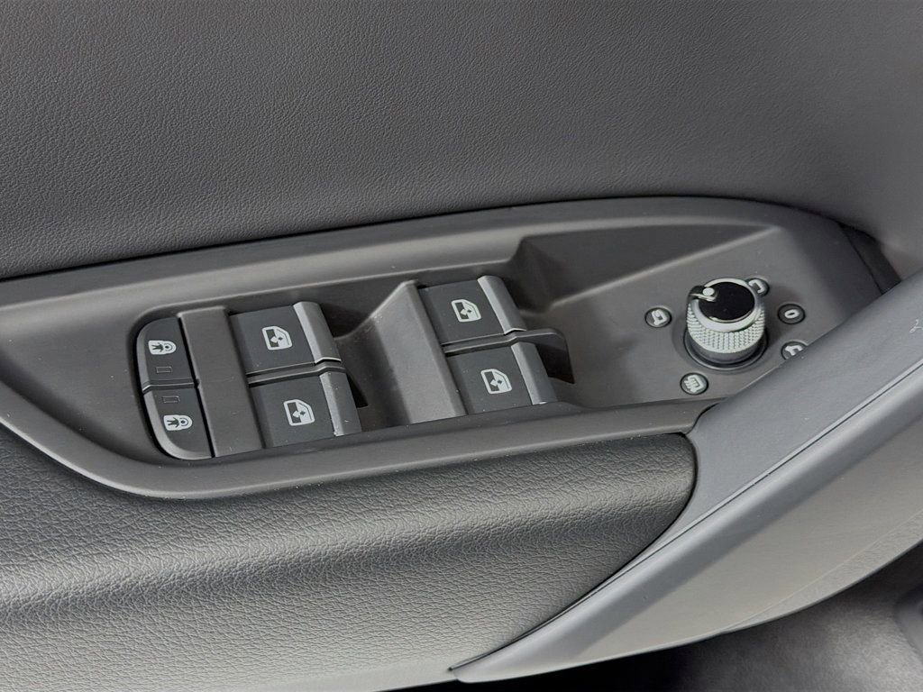 Certified 2025 Audi Q5 2.0T Premium image 17