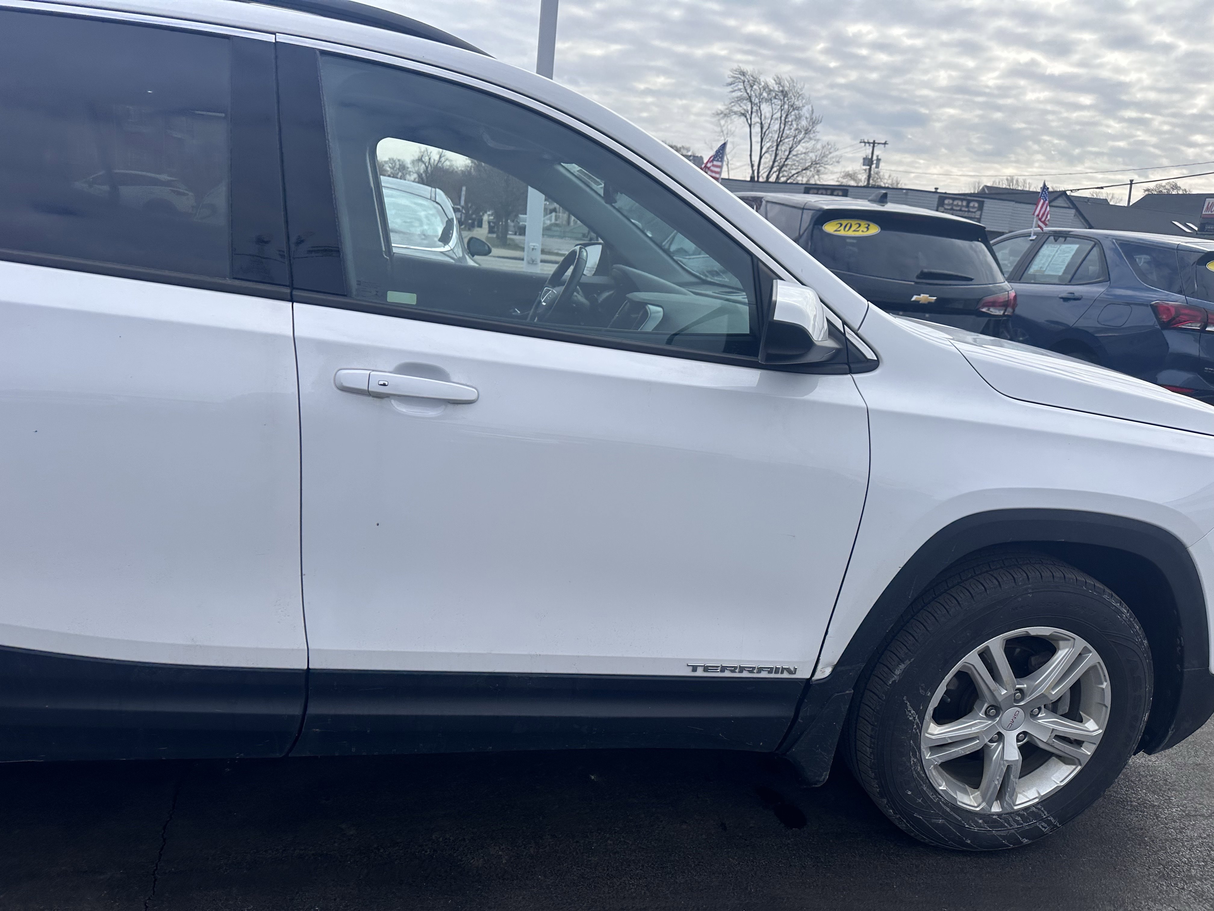 Used 2020 GMC Terrain SLE w/ Driver Convenience Package image 10