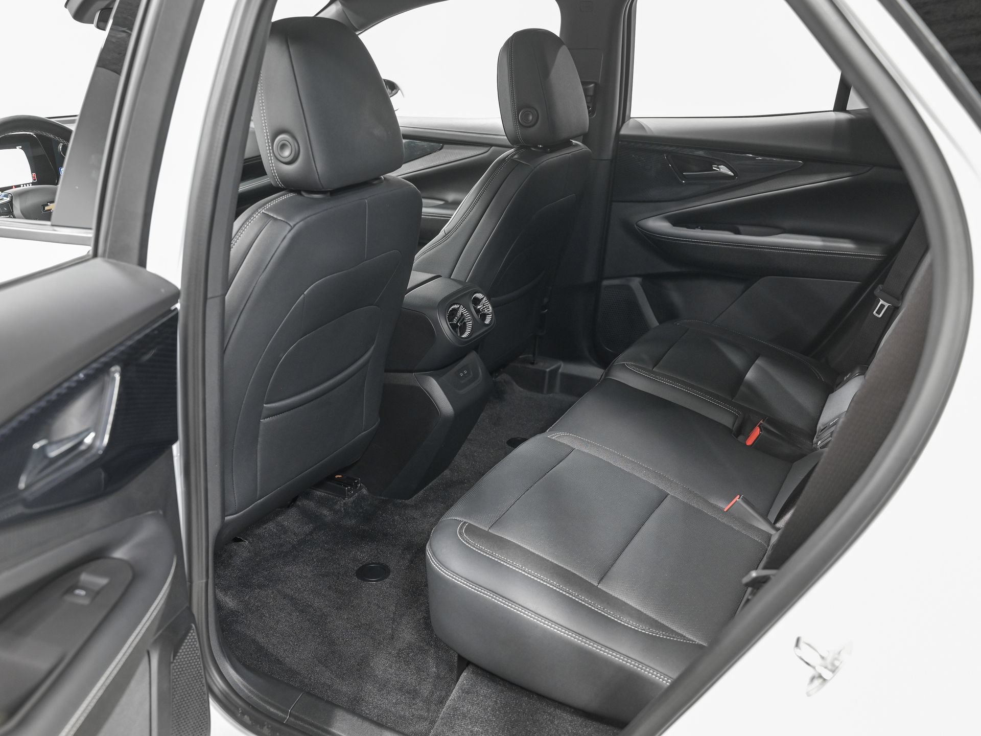 Used 2024 Chevrolet Blazer EV LT AWD/4WD image 26