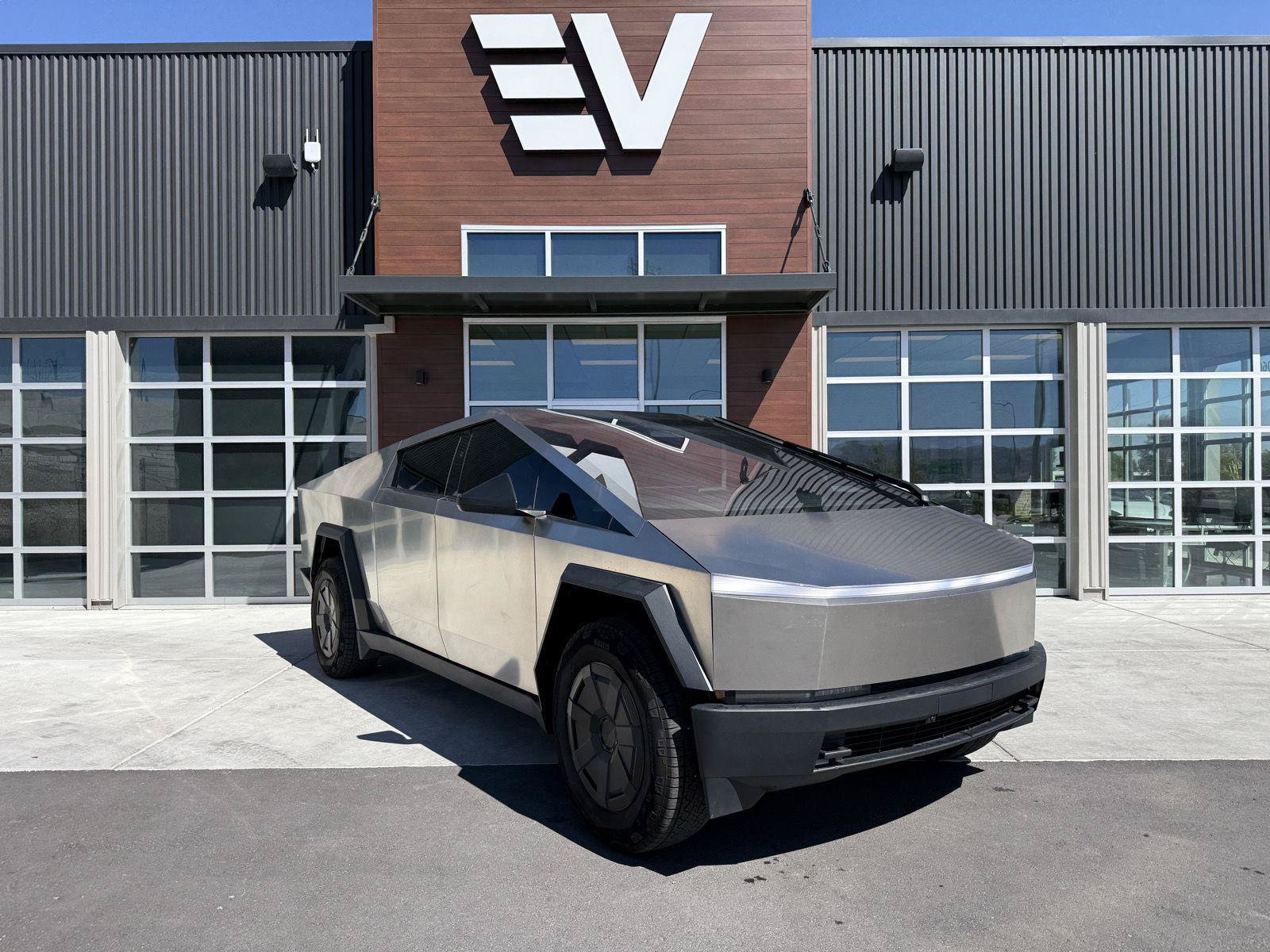 Used 2024 Tesla Cybertruck AWD Crew Cab image 2