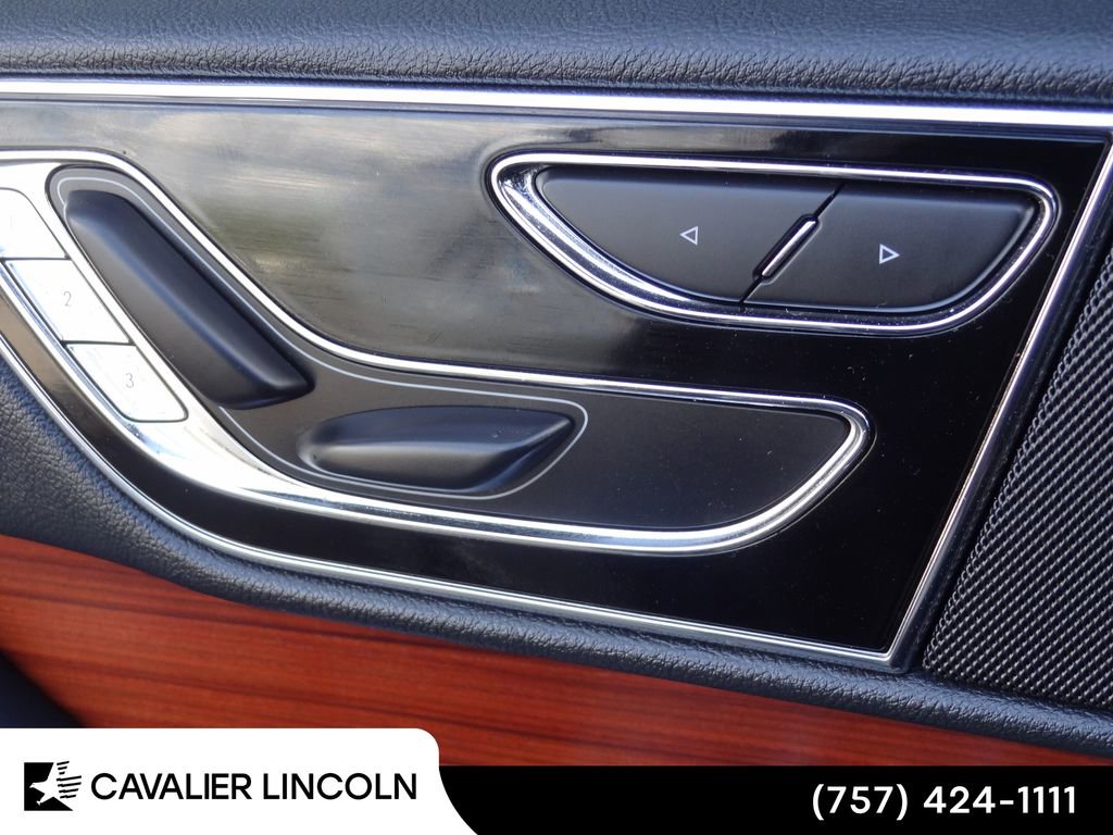 Certified 2024 Lincoln Navigator L 4WD image 22