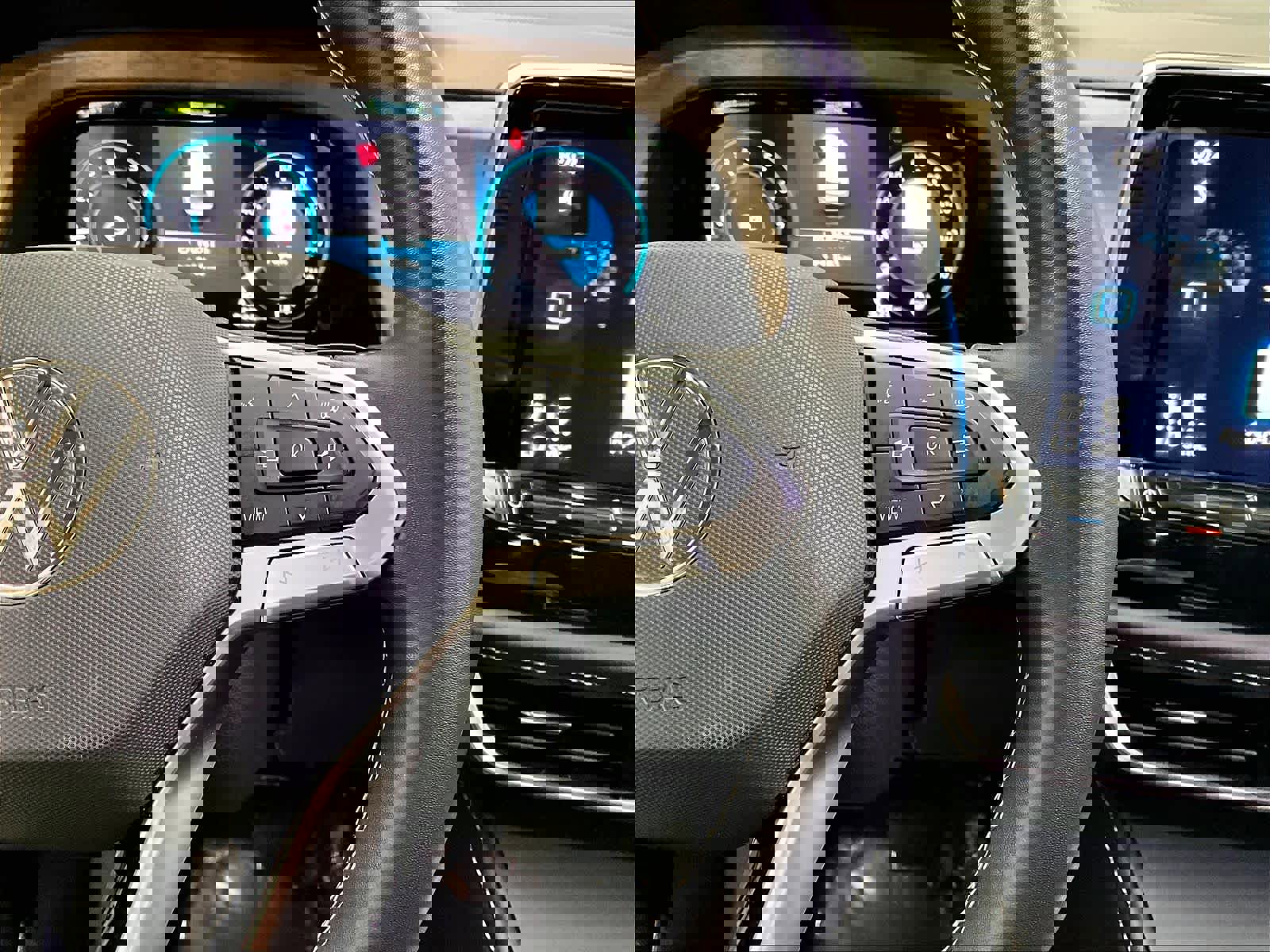 Used 2024 Volkswagen Atlas SE image 22