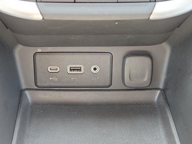 Used 2024 GMC Terrain SLE w/ Driver Convenience Package FWD image 28