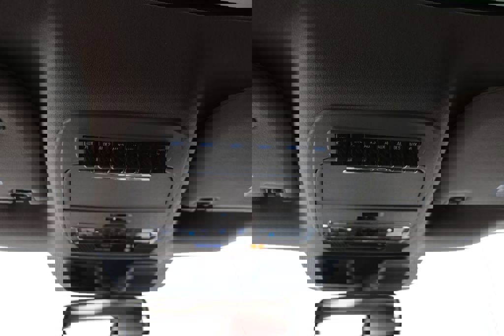 Used 2025 Ford F350 Platinum w/ Platinum Plus Package image 36