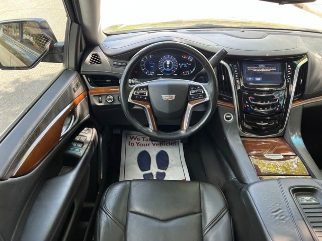 Used 2018 Cadillac Escalade Luxury AWD/4WD image 32