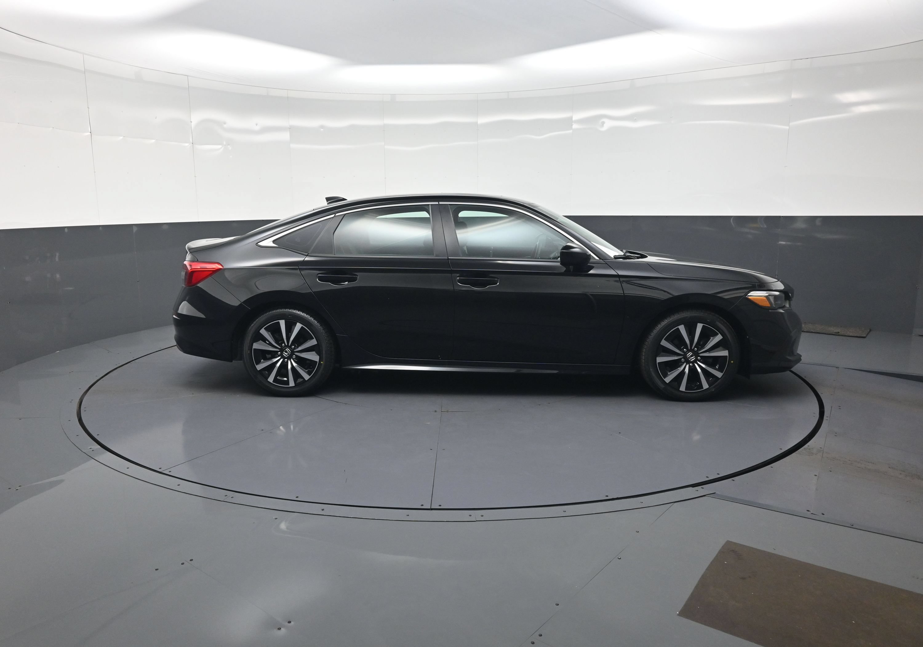 Used 2024 Honda Civic EX image 2
